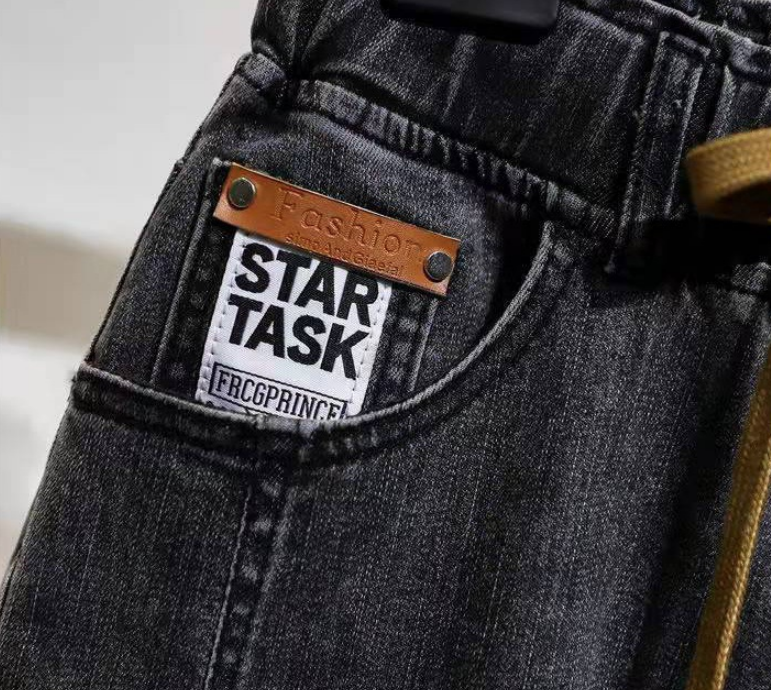 Women's skinny jeans spring and autumn